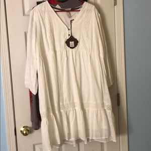 White long sleeve dress